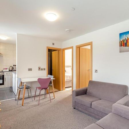 Beautiful 2-Bed Apartment In イフラクーム エクステリア 写真
