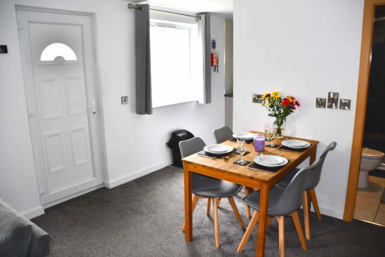 Beautiful 2-Bed Apartment In イフラクーム エクステリア 写真