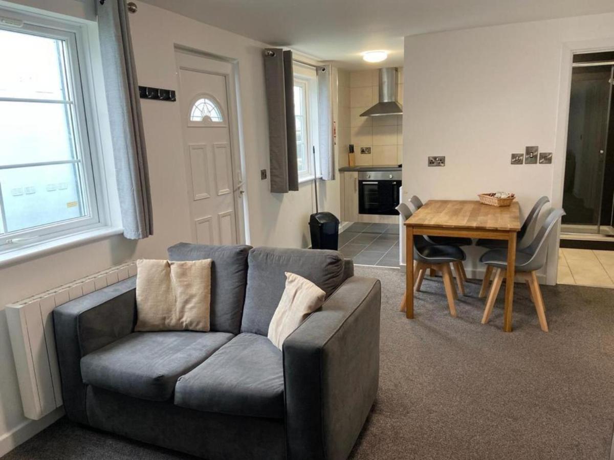 Beautiful 2-Bed Apartment In イフラクーム エクステリア 写真