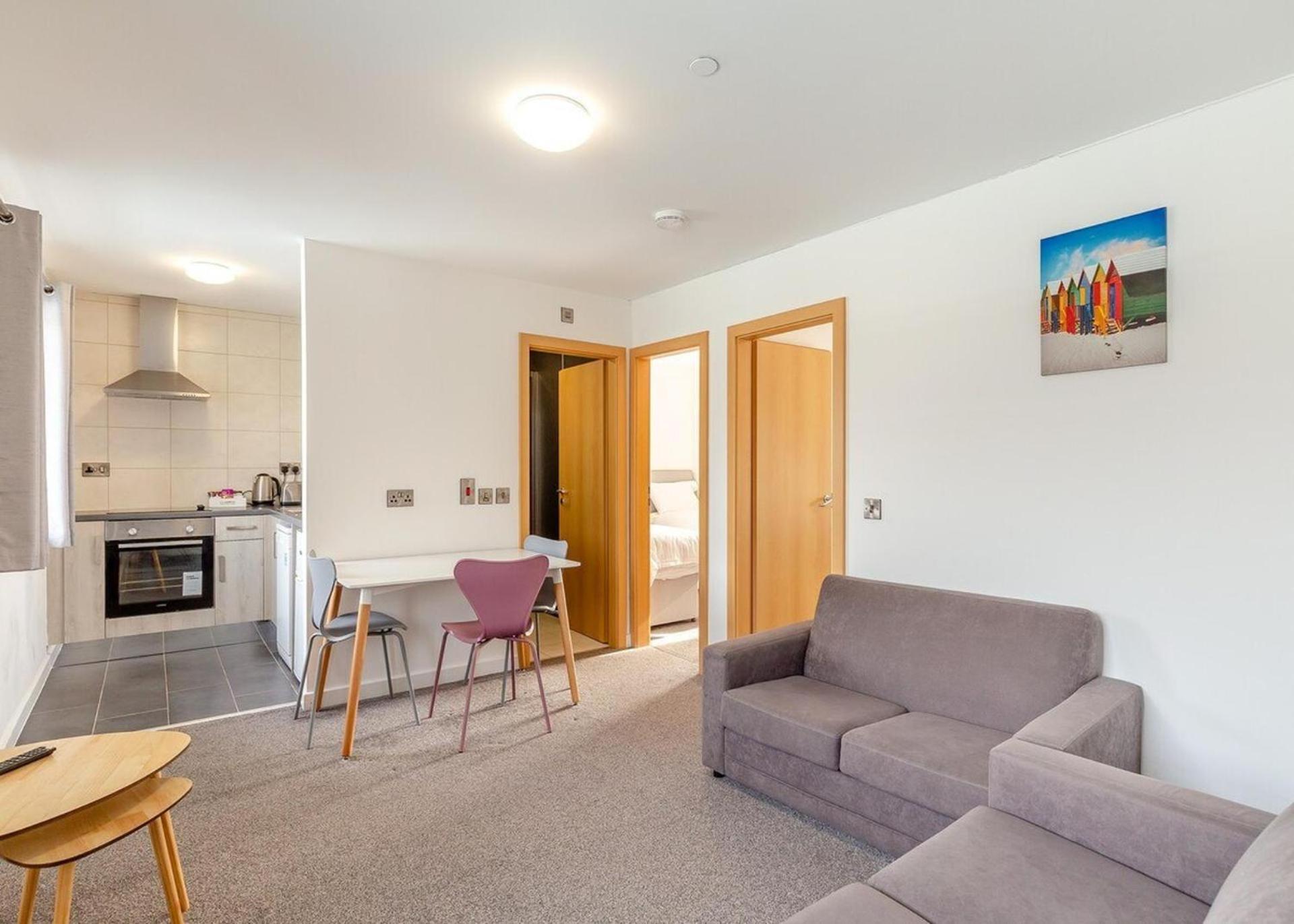 Beautiful 2-Bed Apartment In イフラクーム エクステリア 写真