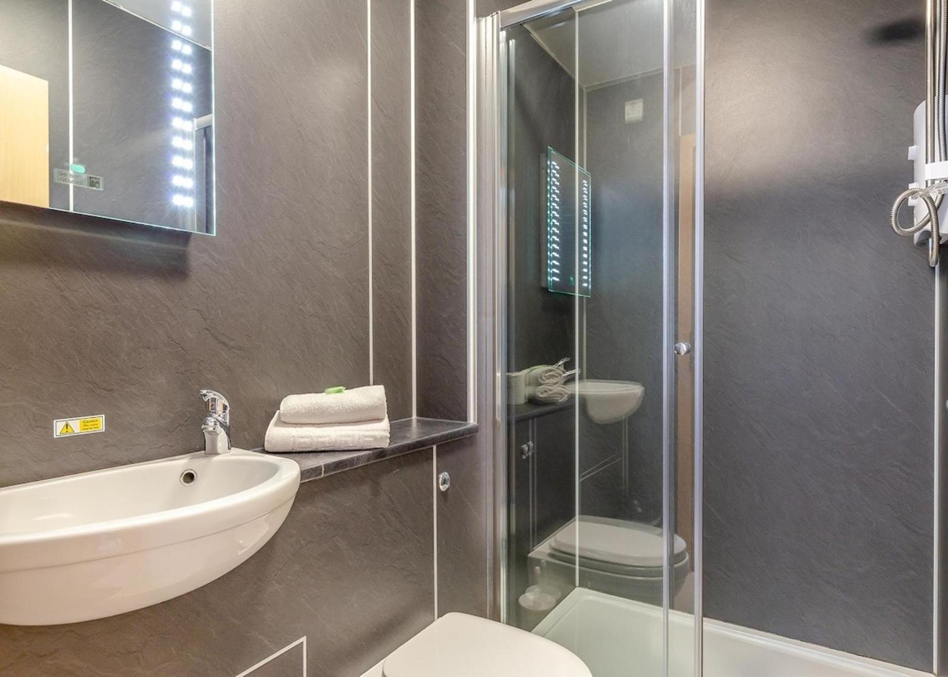 Beautiful 2-Bed Apartment In イフラクーム エクステリア 写真